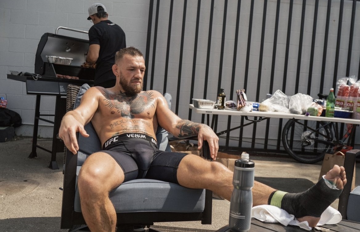 McGregor publikuje dowody na kontuzję przed UFC 264: "Nie wytrzymalibyście nawet 13 sekund w moim świecie"