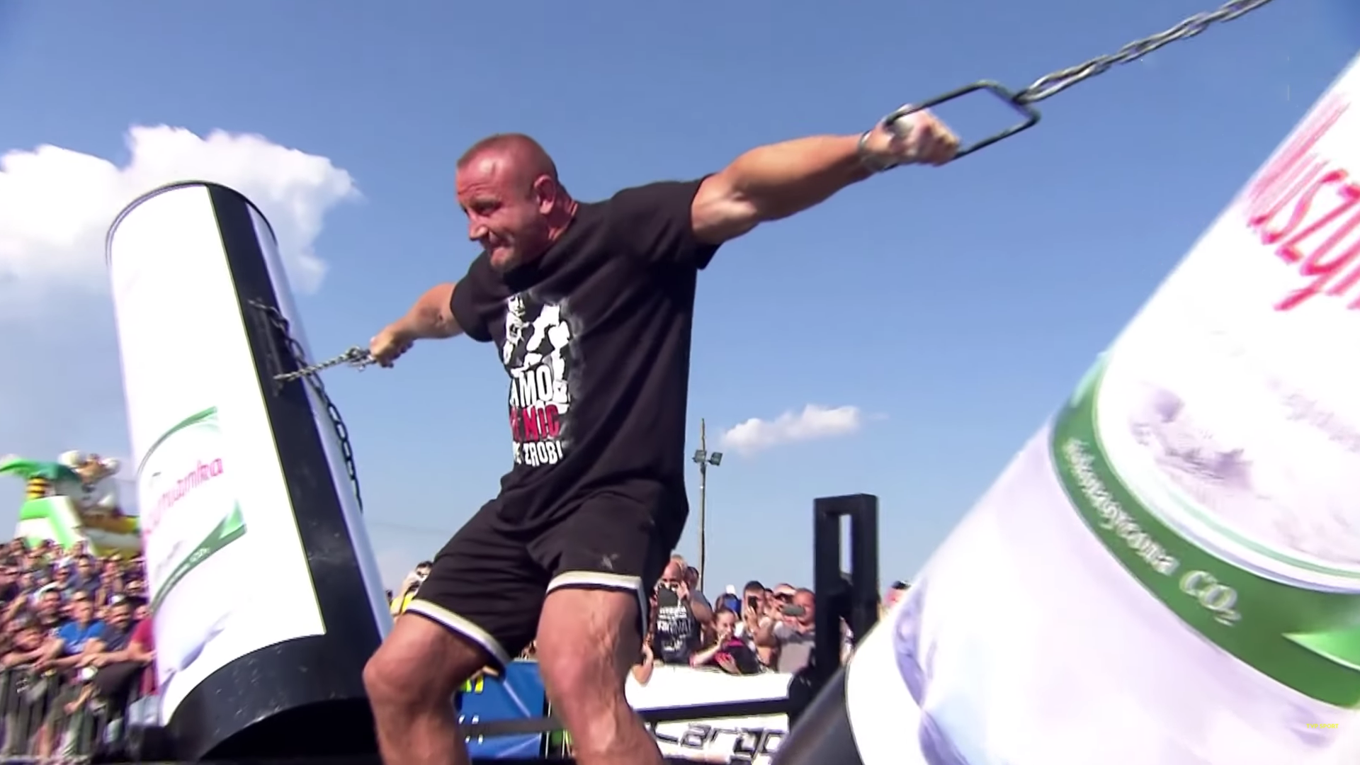 (VIDEO) Pudzianowski nadal w świetnej formie! Pokonał strongmanów startujących w mistrzostwach Polski!