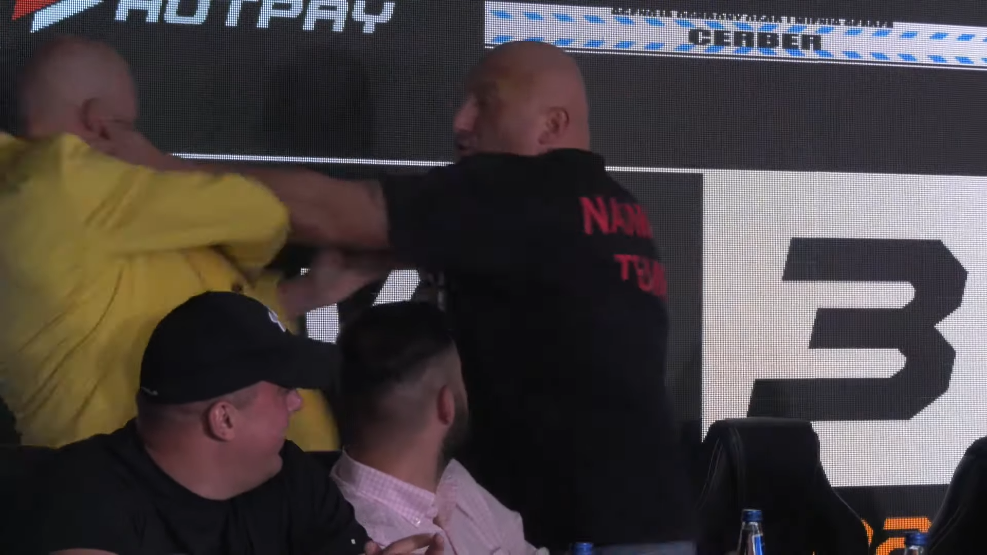 (VIDEO) Marcin Najman nie wytrzymał i uderzył Rysia Szczenę! Zawalczy z nim na MMA-VIP 3